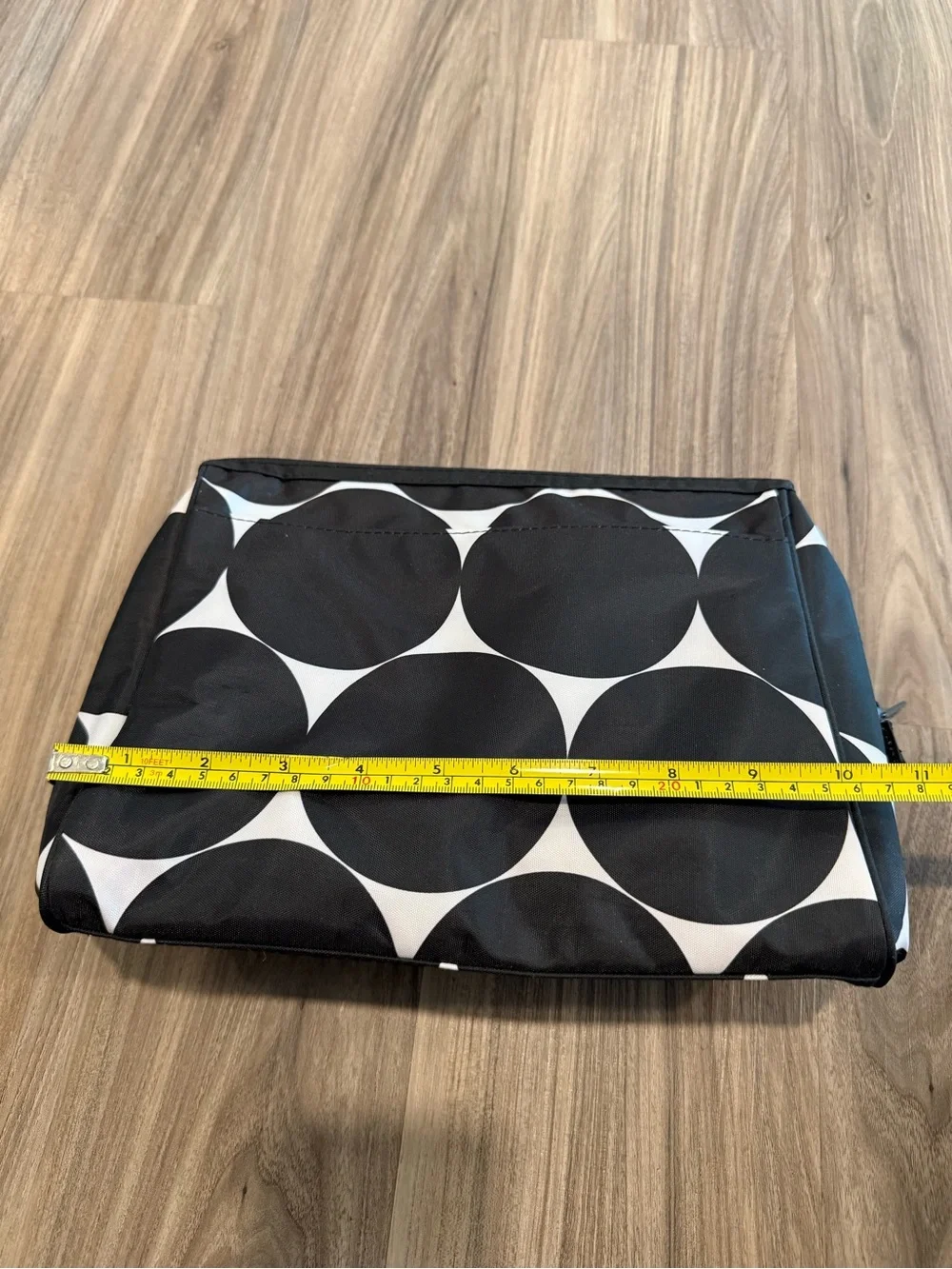 N/A stylish black